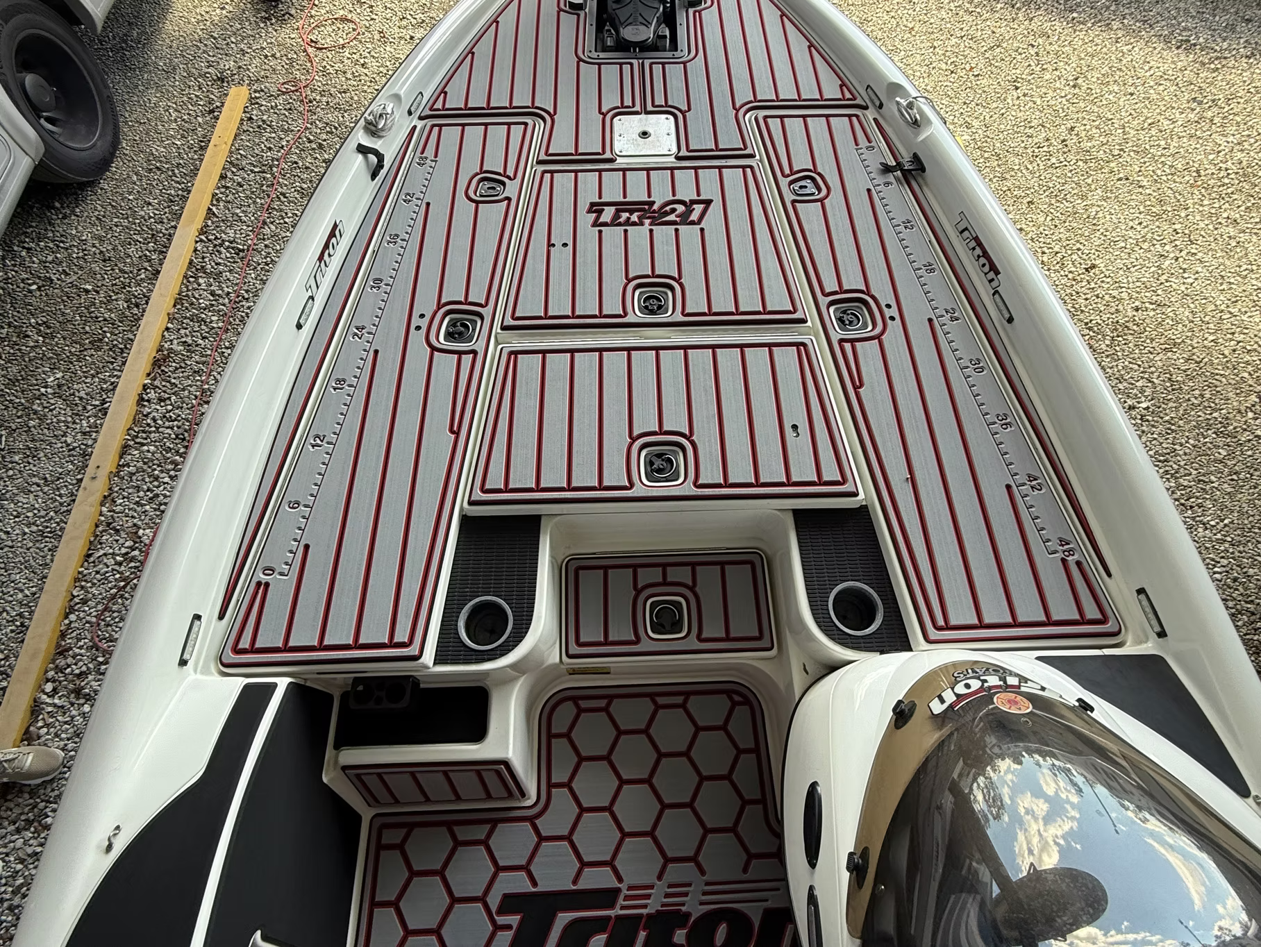 Seaページ Transforming a Classic: Custom SeaDek Install on a 2003 Triton TX