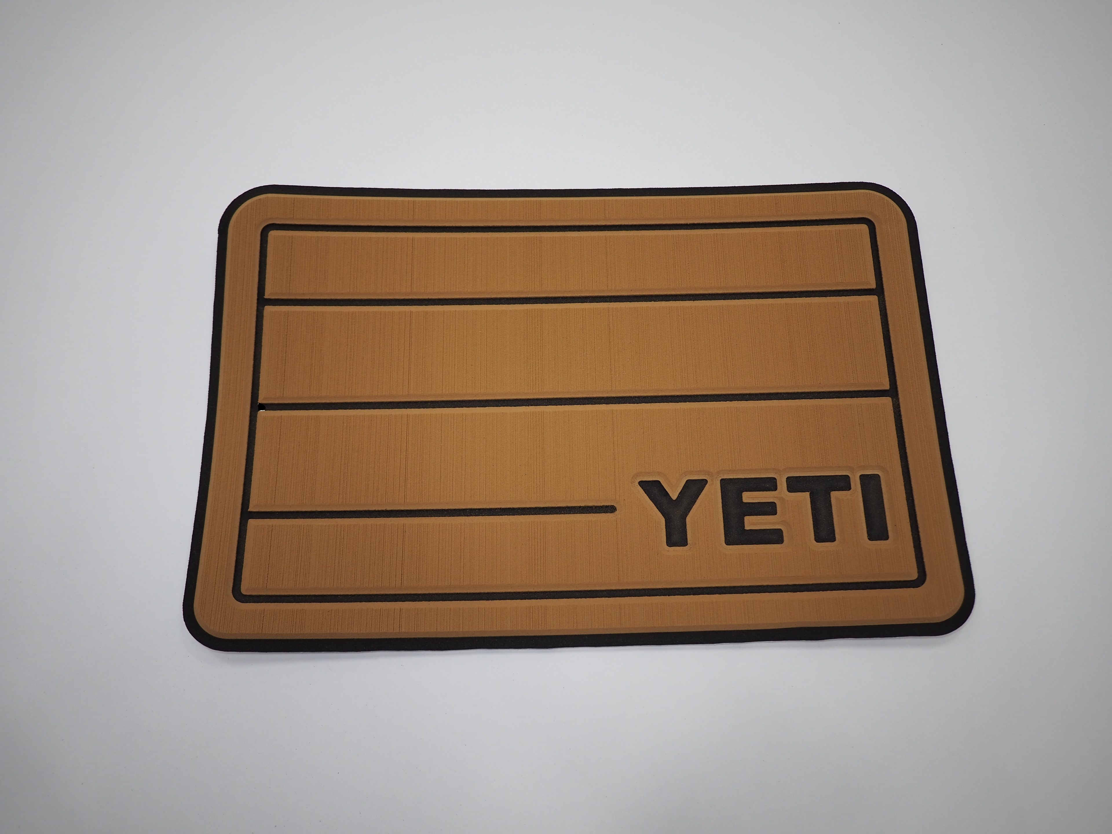 YETI 20 - Mocha / Black Faux Teak w/Logo